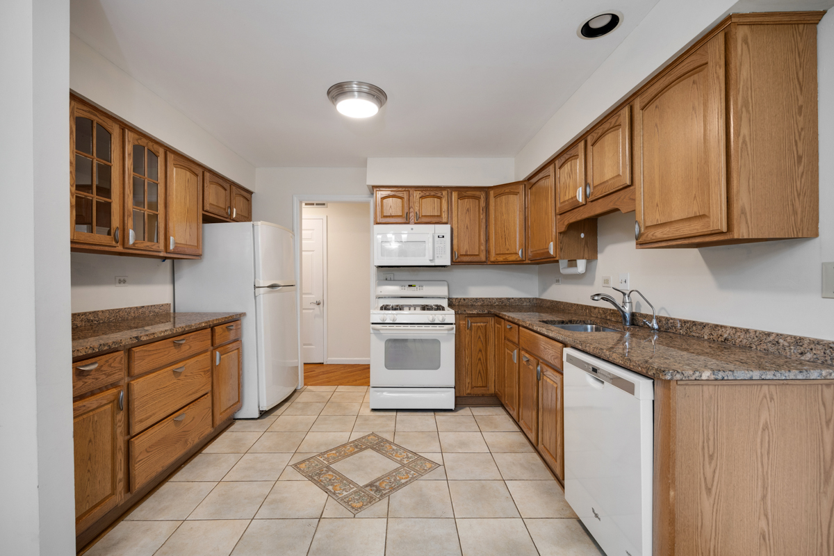 1153 South Linneman Road, Unit 1153 Mount Prospect, IL 60056 - Photo 6 of 25