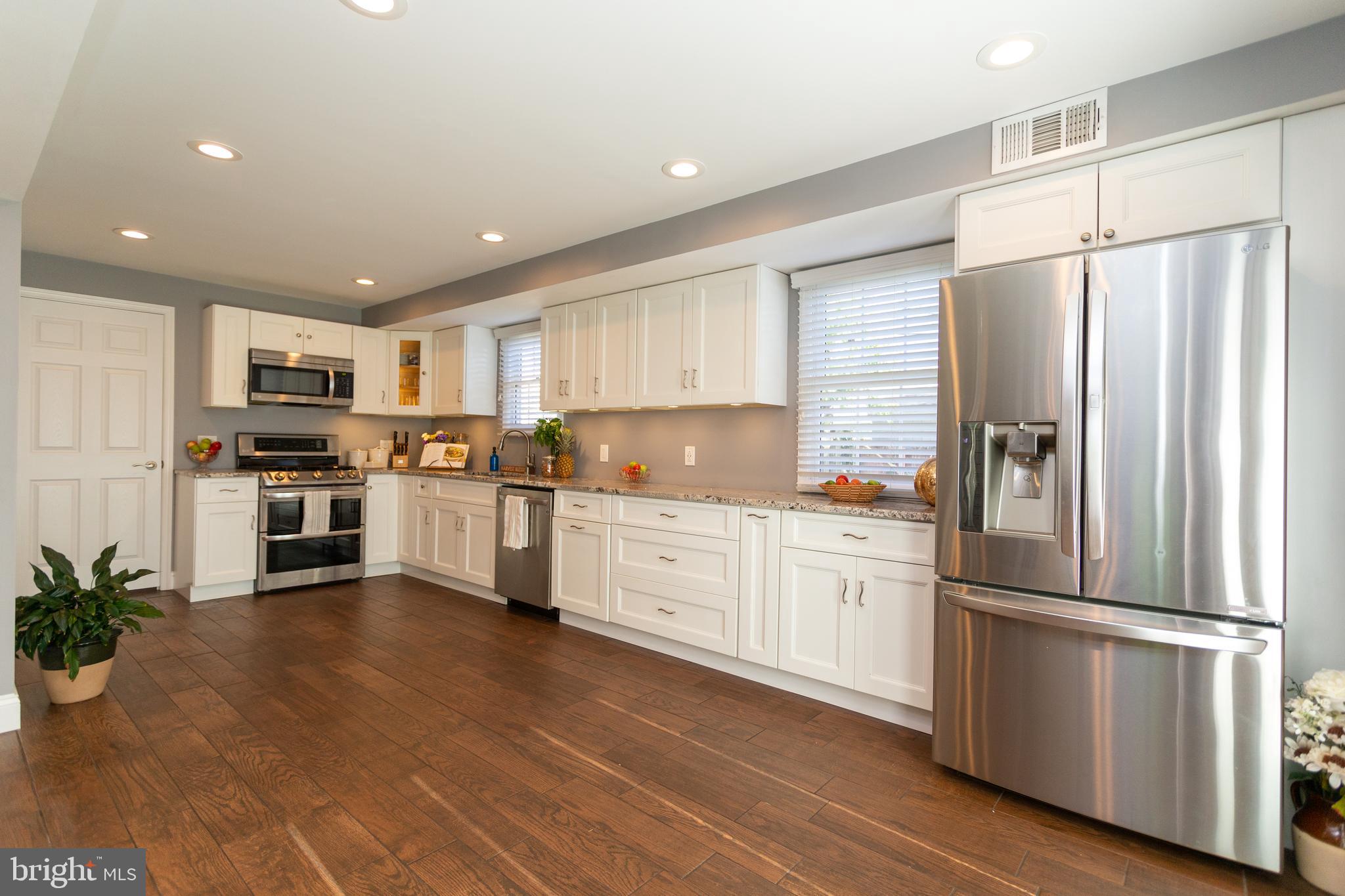 828 Cricket Road Secane, PA 19018 - Photo 3 of 24 Gallery Image 3