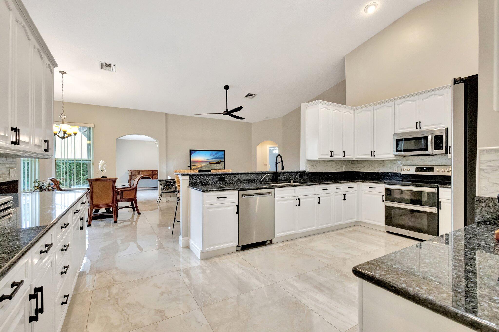 4610 Bucida Road Boynton Beach, FL 33436 - Photo 25 of 96 Kitchen