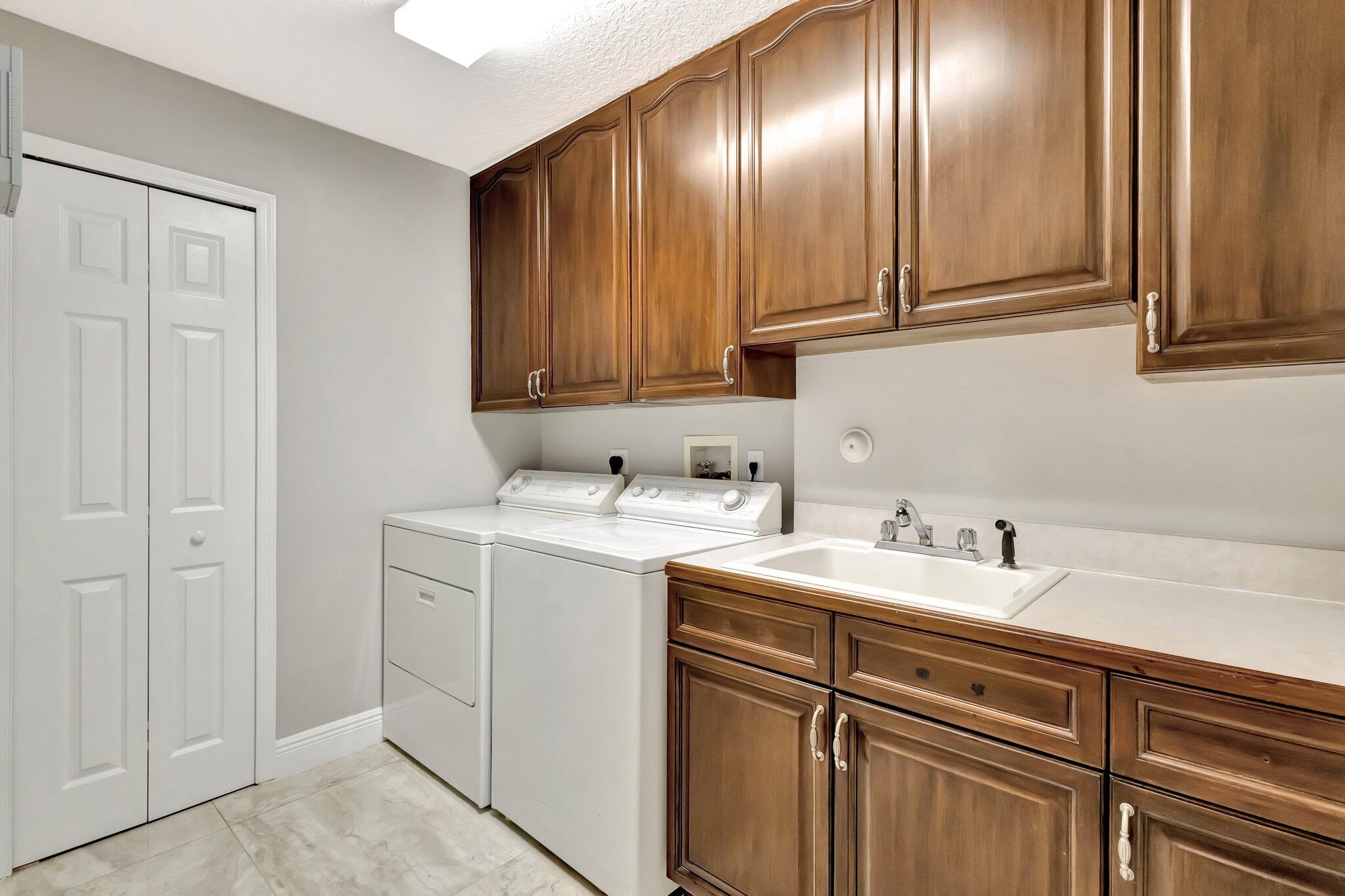 4610 Bucida Road Boynton Beach, FL 33436 - Photo 32 of 96 Laundry