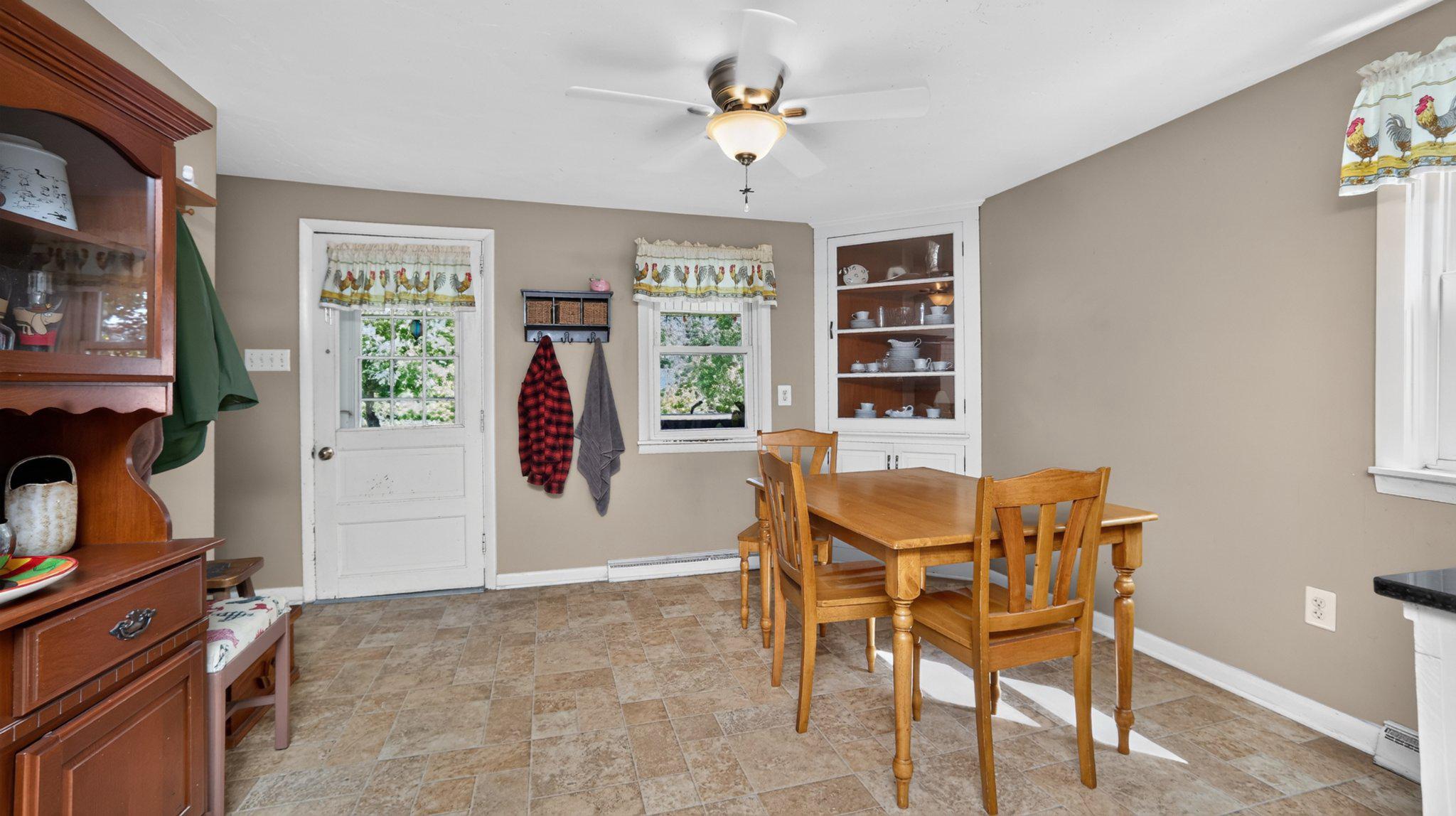 8042 Bobs Road Felton, PA 17322 - Photo 11 of 47 Dining room