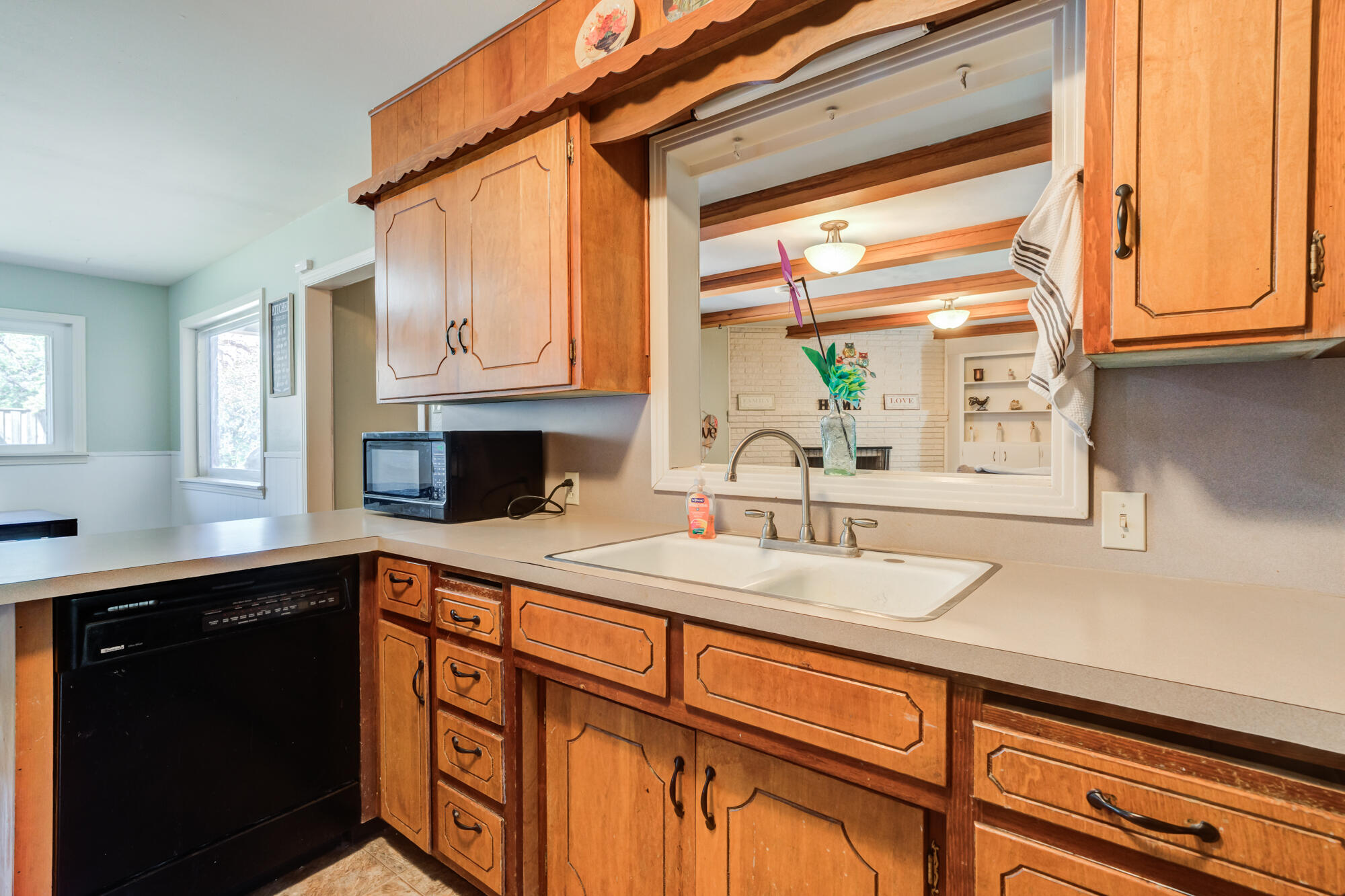 3402 53rd Street Lubbock, TX 79413 - Photo 14 of 39 3402-53rd-St_Lubbock-TX_21_Kitchen