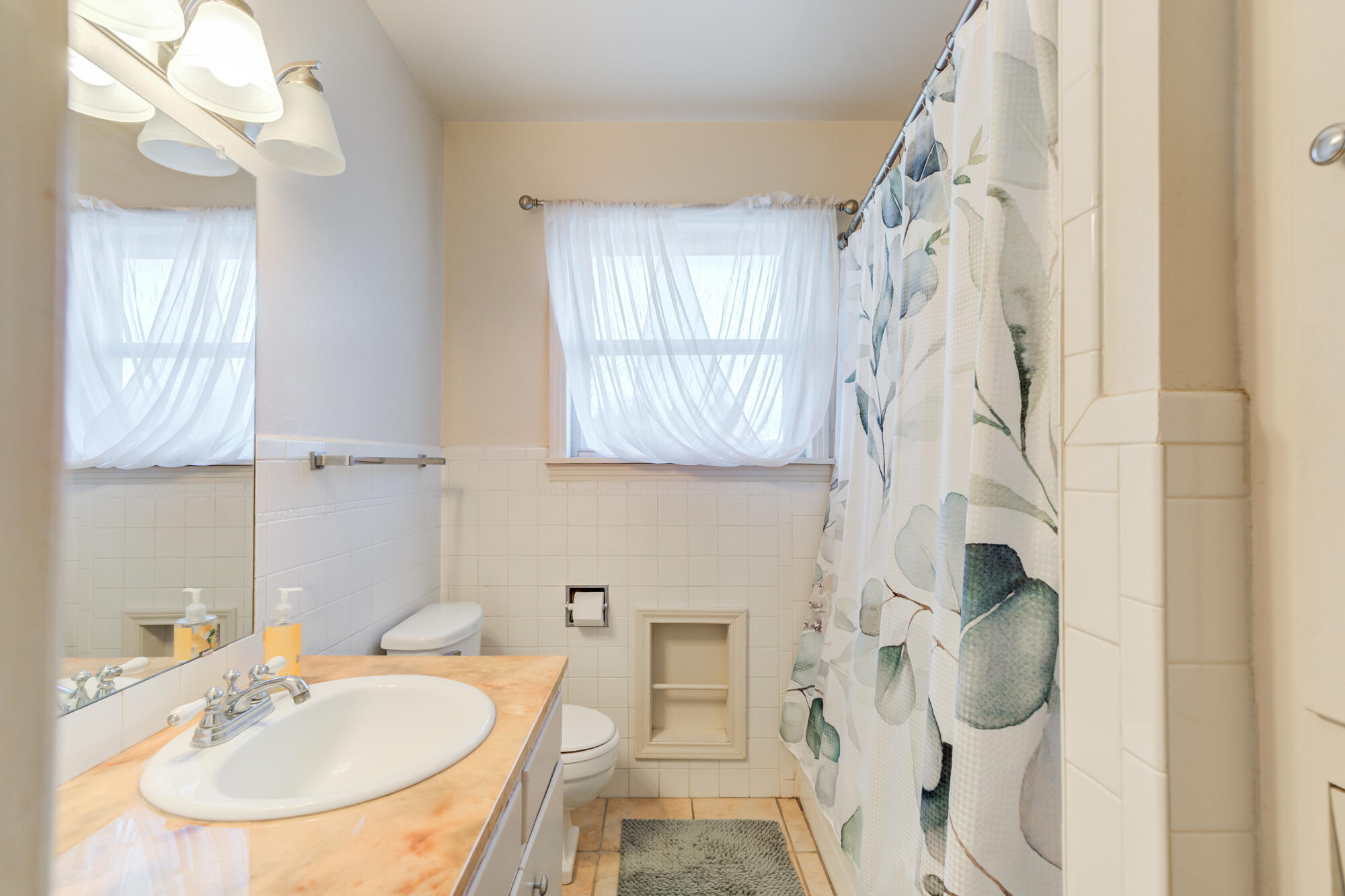 3402 53rd Street Lubbock, TX 79413 - Photo 28 of 39 3402-53rd-St_Lubbock-TX_7_Primary-Bathro