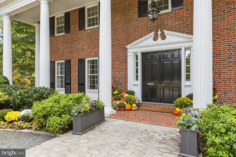 $4,250,000 | 1306 Bishop Lane, Alexandria, VA 22302