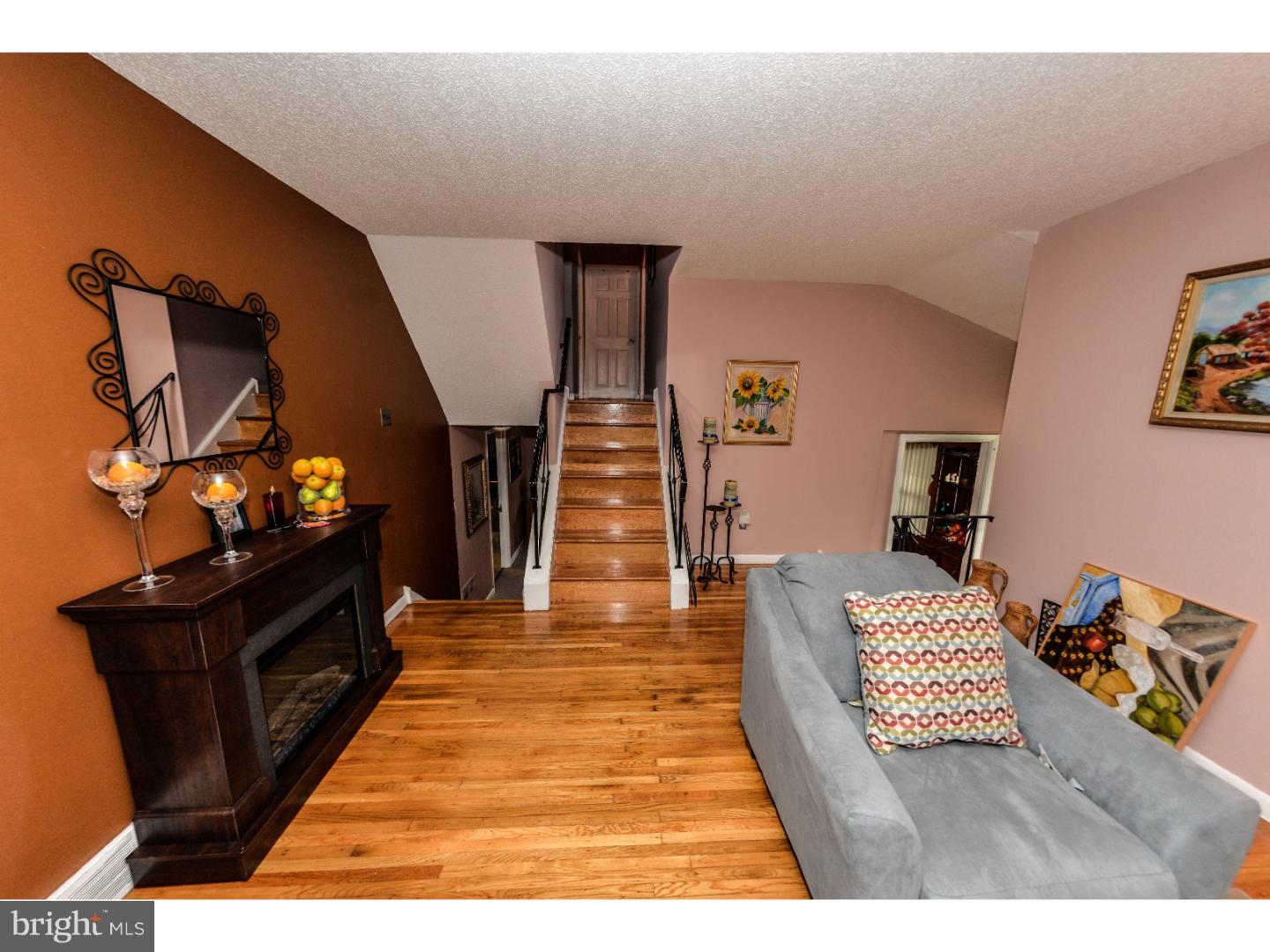 9959 Hardy Road Philadelphia, PA 19115 - Photo 10 of 23 Gallery Image 10