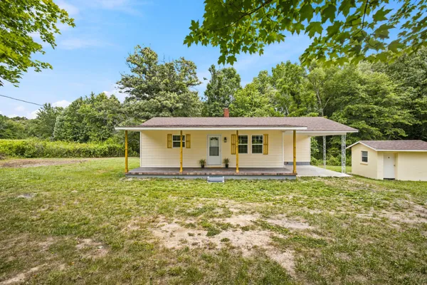 $169,000 | 5530 Nashville Highway, Deer Lodge, TN 37726