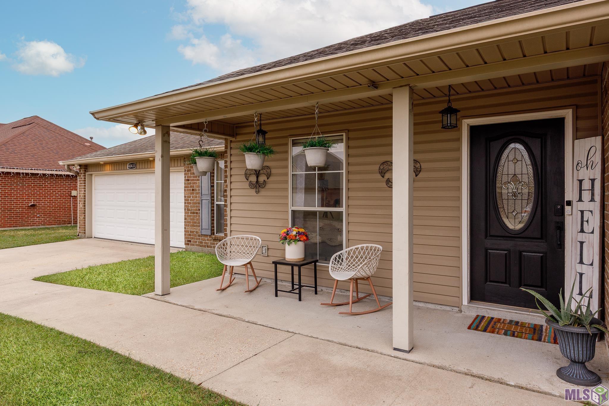 40431 Hawthorne Drive Darrow, LA 70725 - Photo 3 of 21 Welcome Home!