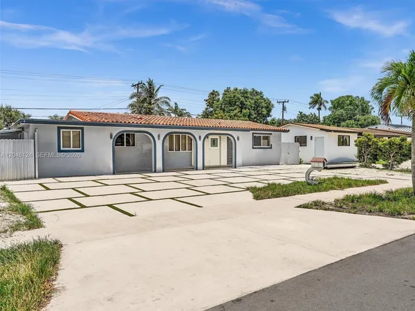 $2,200 | 5801 Northwest 113th Terrace, Unit 5, Hialeah, FL 33012