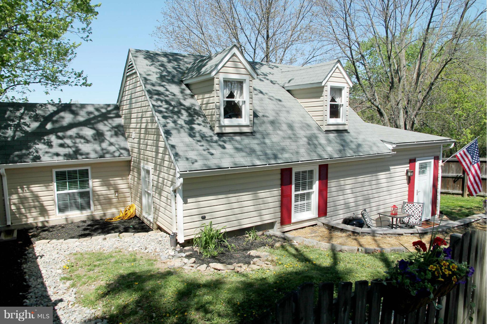 26722 Ridge Road Damascus, MD 20872 - Photo 28 of 30 a front view of house with yard
