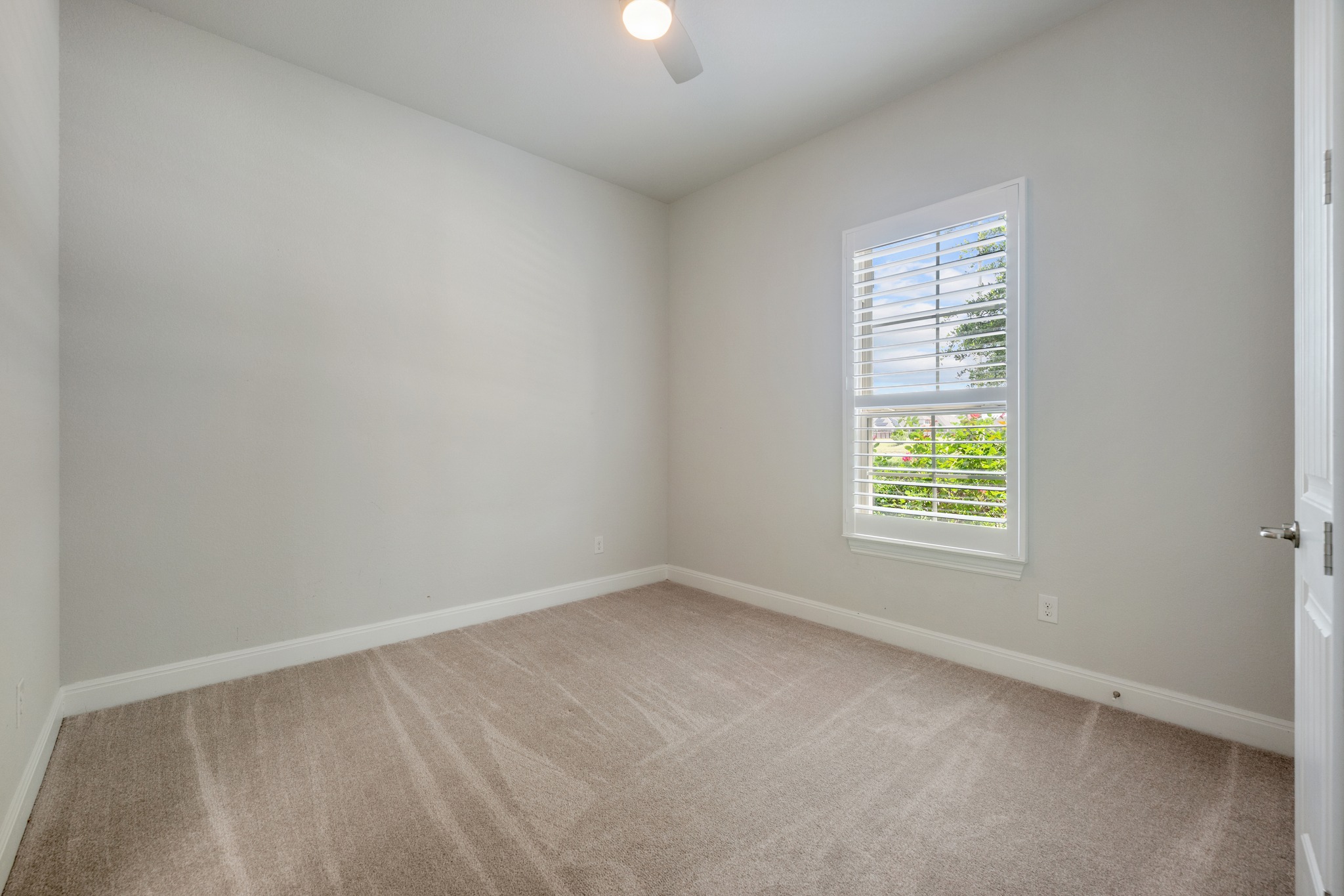 2709 Steece Way Leander, TX 78641 - Photo 33 of 39 an empty room with a window
