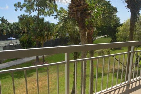 6133 Balboa Circle, Unit 305 Boca Raton, FL 33433 - Photo 3 of 7 DSC_8344
