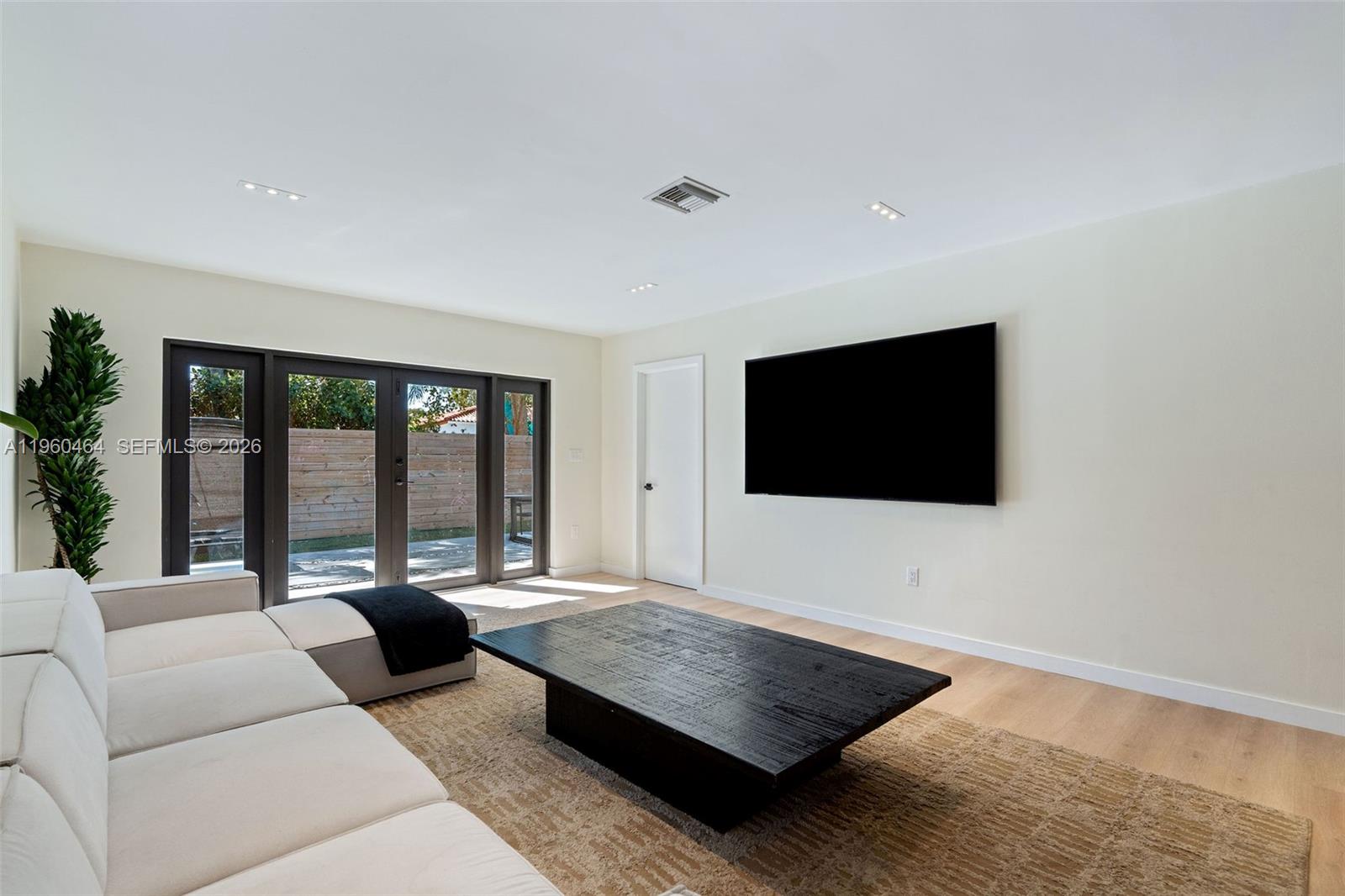 6246 Southwest 10th Street West Miami, FL 33144 - Photo 12 of 29