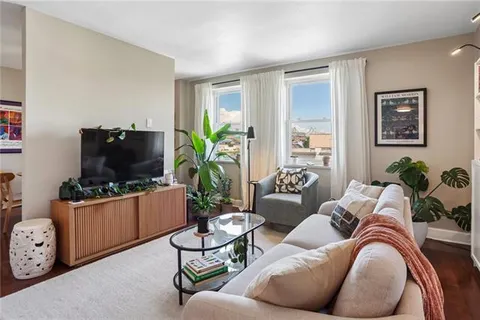 $229,000 | 1205 St Charles Avenue, Unit 403, New Orleans, LA 70130