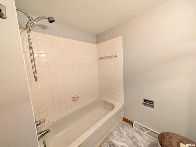 $264,900 | 6646 Mason Road, Manito, IL 61546