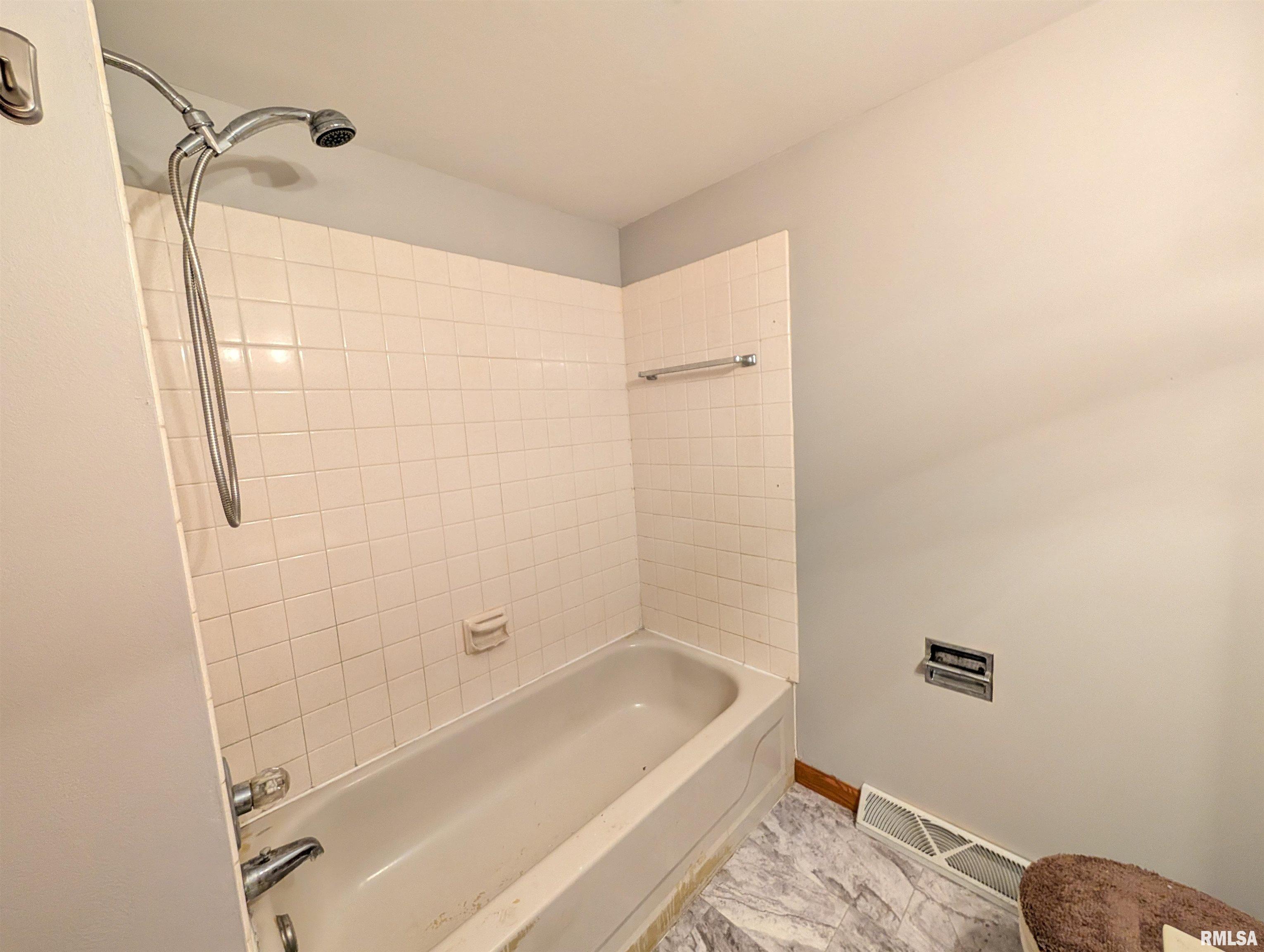 6646 Mason Road Manito, IL 61546 - Photo 18 of 48