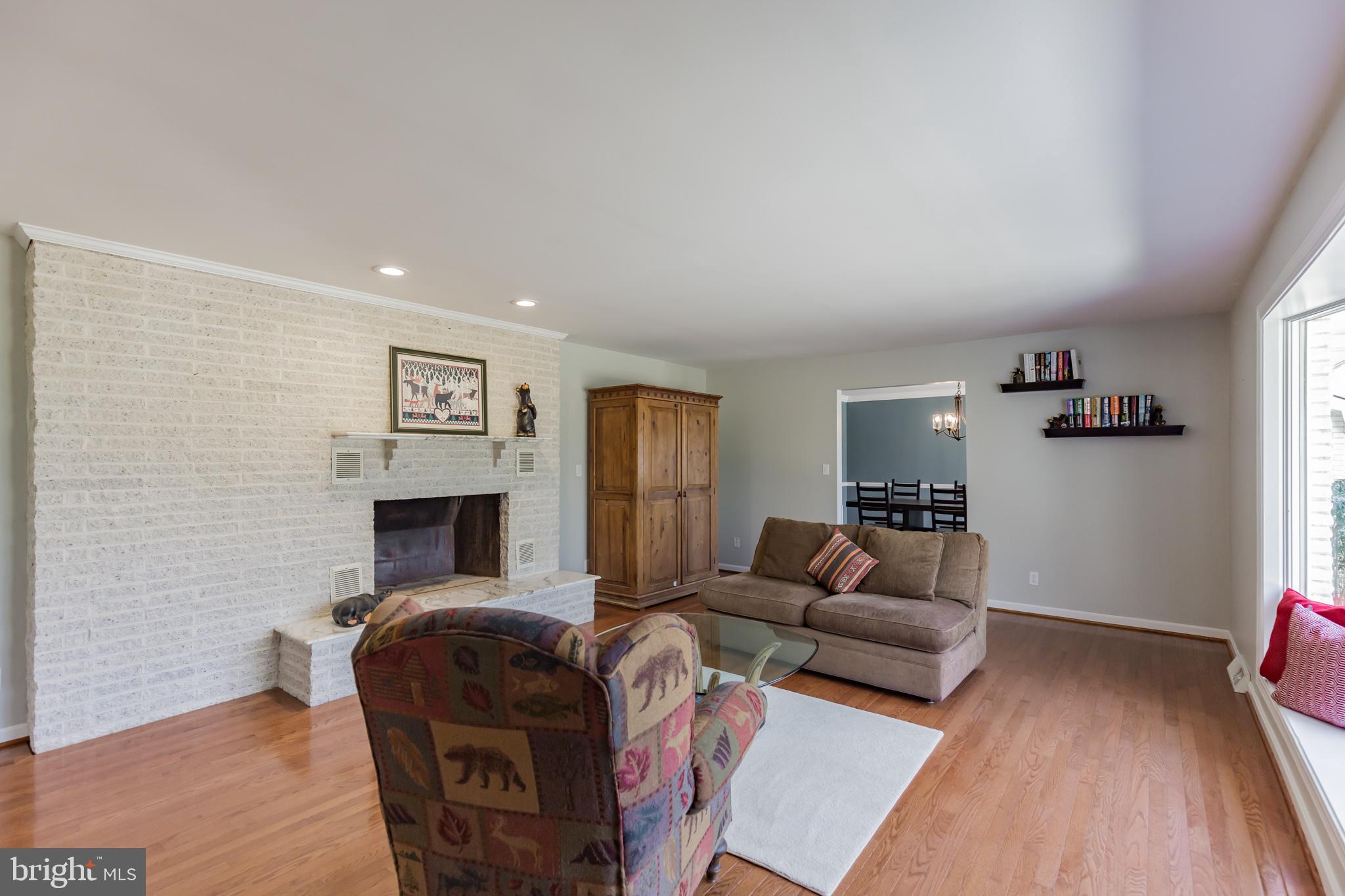 10311 3 Doctors Road Dunkirk, MD 20754 - Photo 11 of 31 Living Room