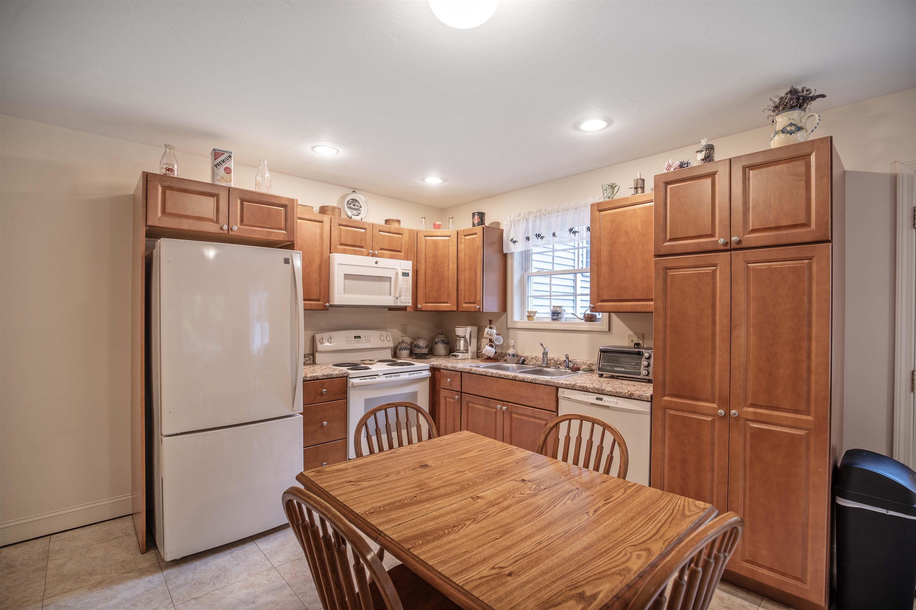 39 Hoit Road Epsom, NH 03234 - Photo 32 of 60