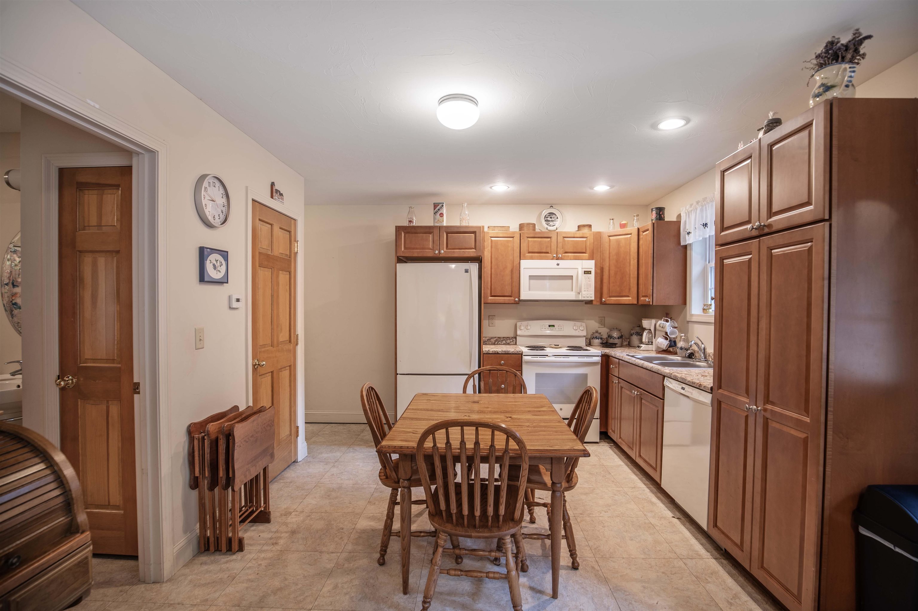 39 Hoit Road Epsom, NH 03234 - Photo 33 of 60