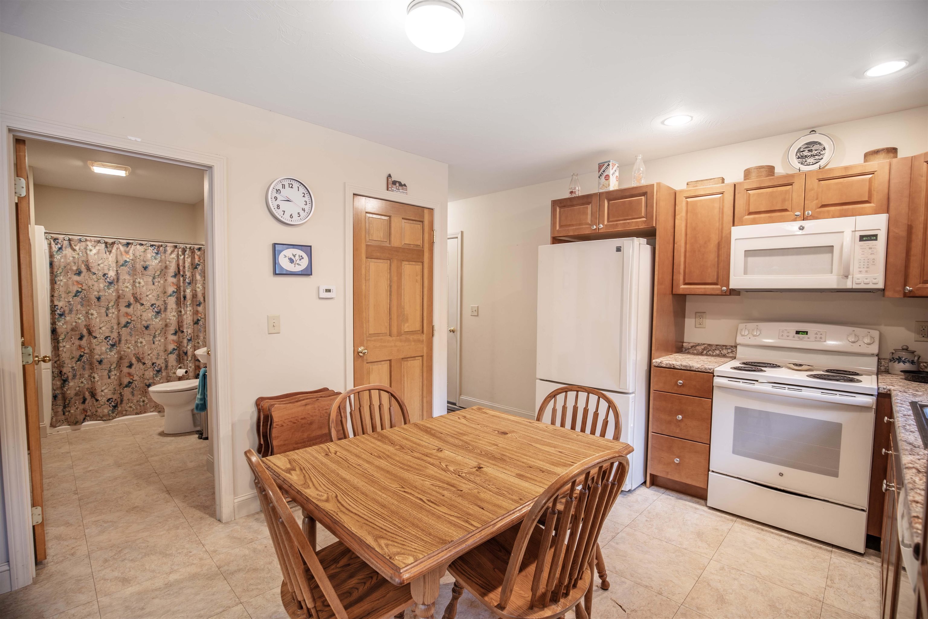 39 Hoit Road Epsom, NH 03234 - Photo 34 of 60