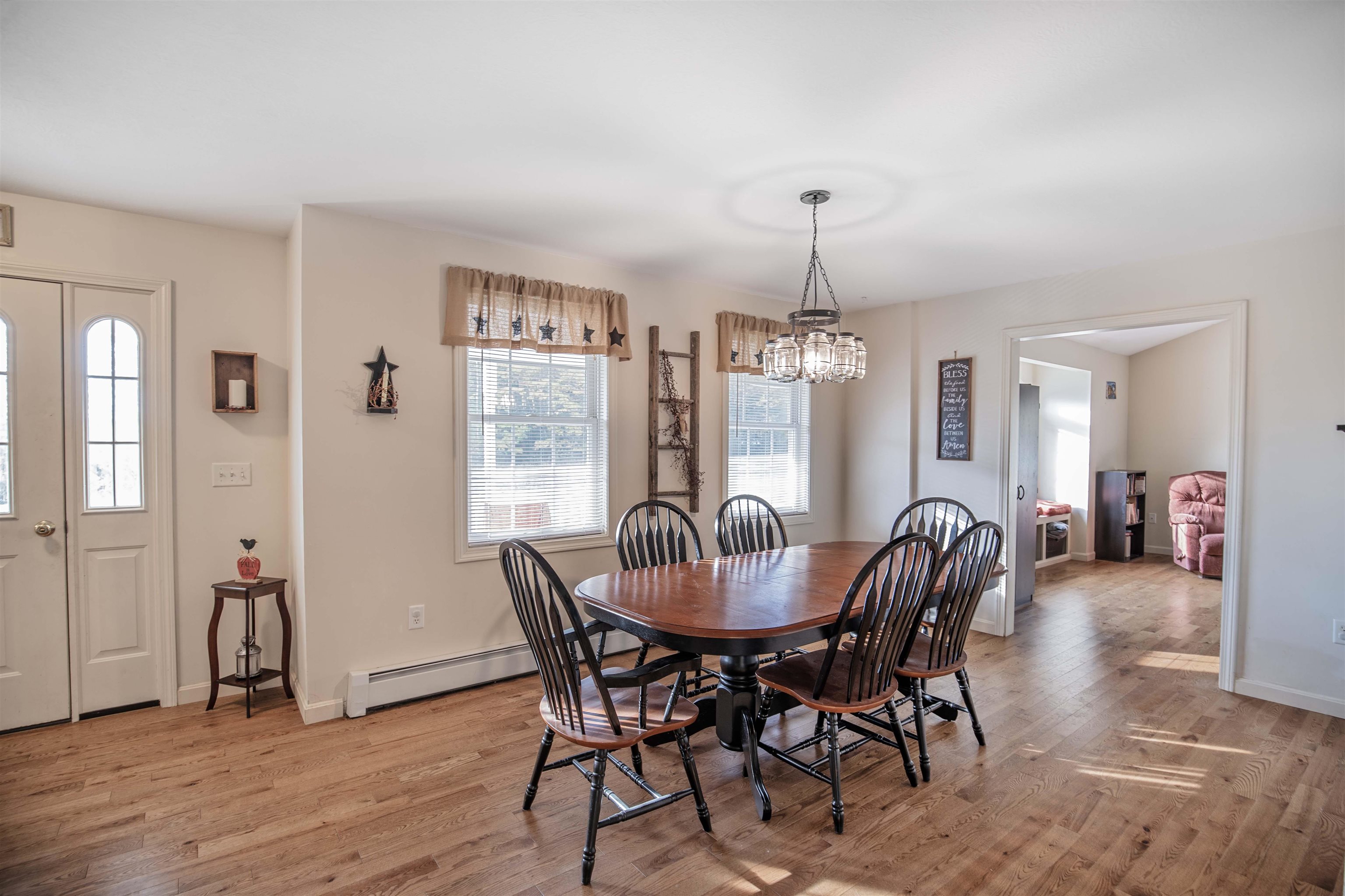 39 Hoit Road Epsom, NH 03234 - Photo 4 of 60