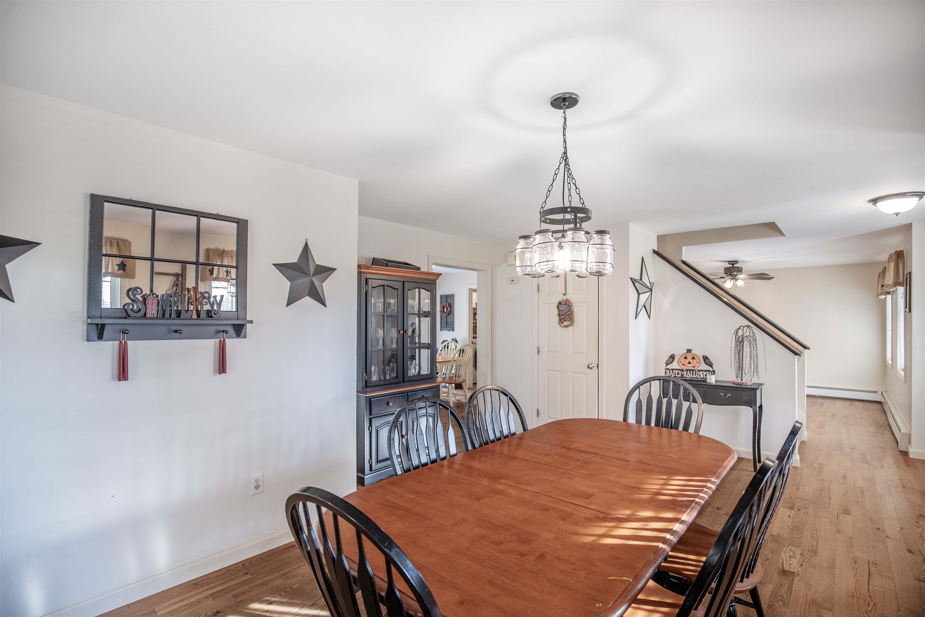 39 Hoit Road Epsom, NH 03234 - Photo 5 of 60