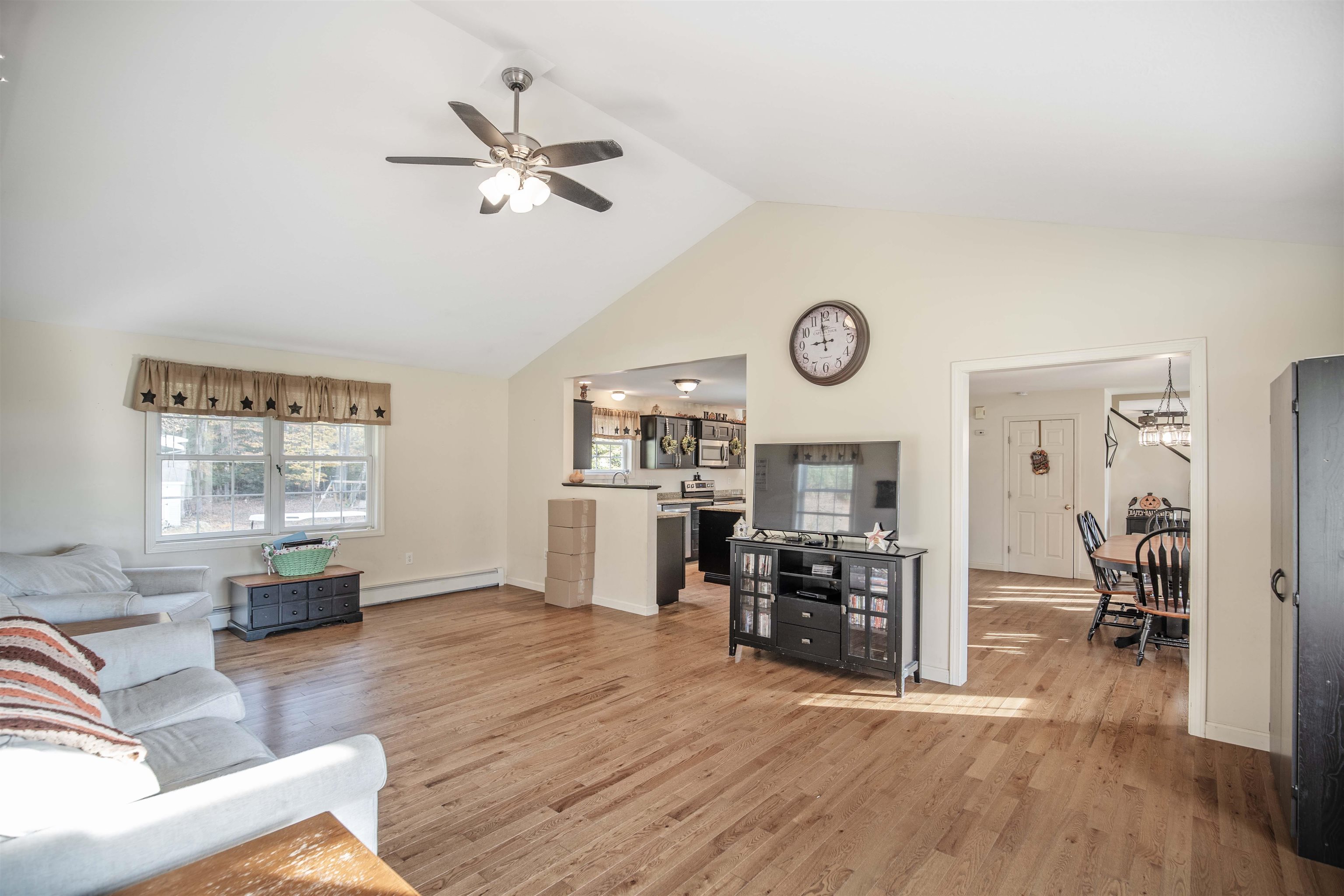 39 Hoit Road Epsom, NH 03234 - Photo 10 of 60