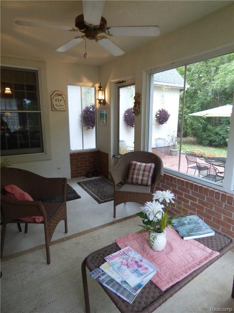 299 East Hurd Road Monroe, MI 48162 - Photo 18 of 46 P1320149.jpg