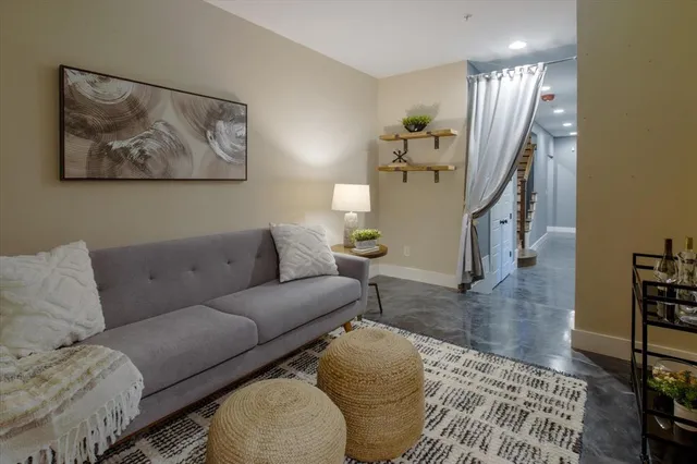 $950,000 | 749 North Park Avenue, Unit A, Indianapolis, IN 46202