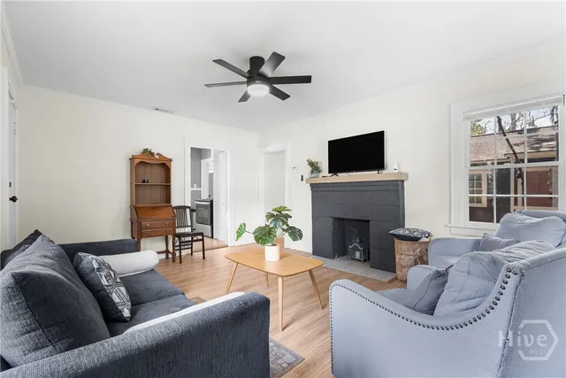 $1,750 | 2141 New York Avenue, Unit A, Savannah, GA 31404