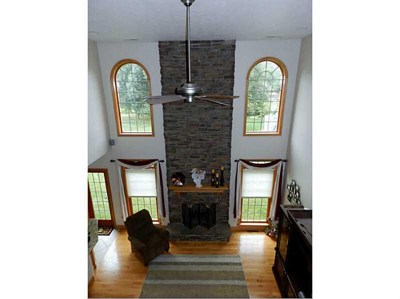 464 Deer Run Road New Castle, PA 16105 - Photo 11 of 25 Living Room.