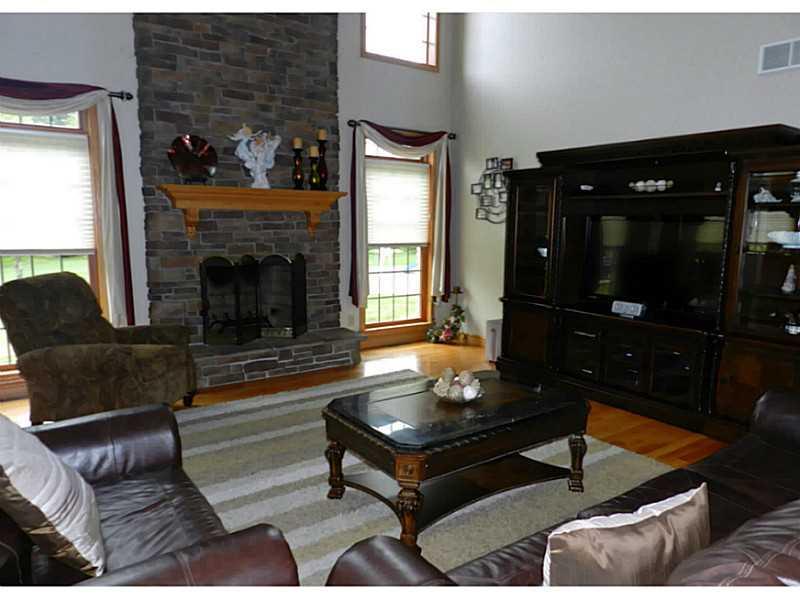 464 Deer Run Road New Castle, PA 16105 - Photo 12 of 25 Living Room.