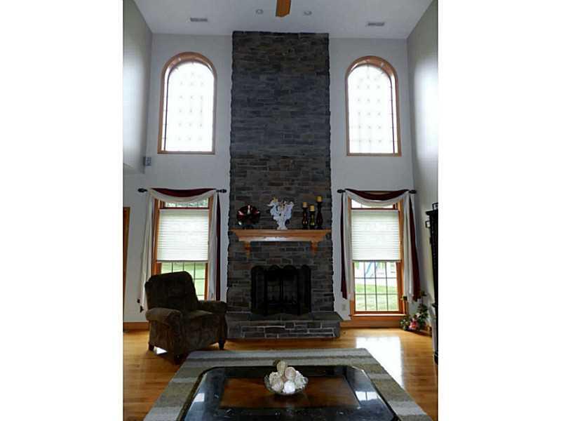 464 Deer Run Road New Castle, PA 16105 - Photo 13 of 25 Living Room.