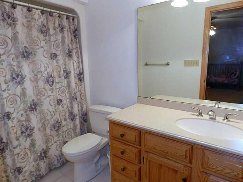 464 Deer Run Road New Castle, PA 16105 - Photo 23 of 25 Full Bath.
