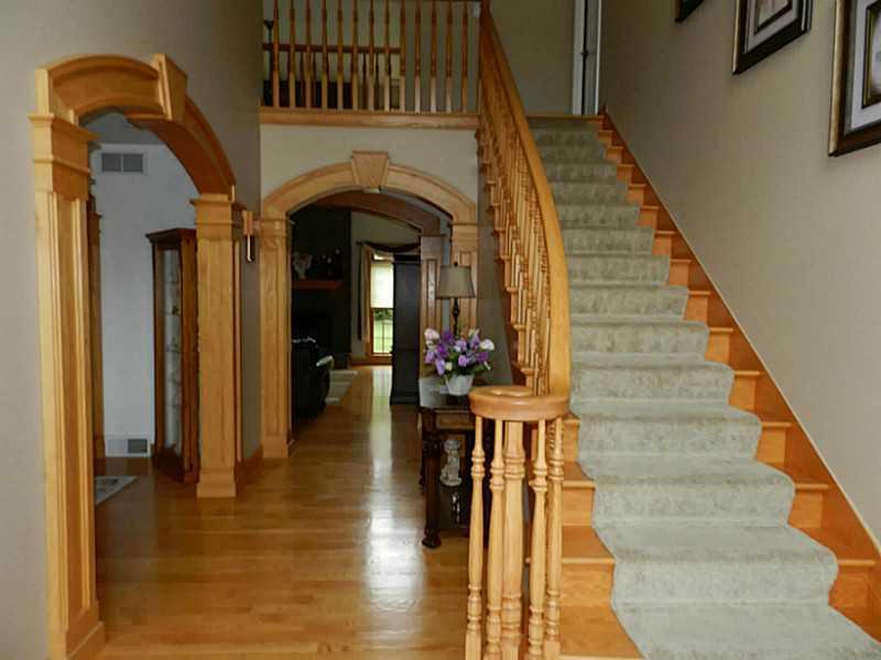 464 Deer Run Road New Castle, PA 16105 - Photo 5 of 25 Entry/Foyer.