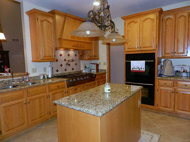 464 Deer Run Road New Castle, PA 16105 - Photo 8 of 25 Kitchen.