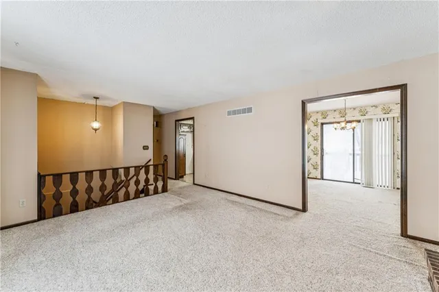 $300,000 | 13021 222nd Street, Linwood, KS 66052