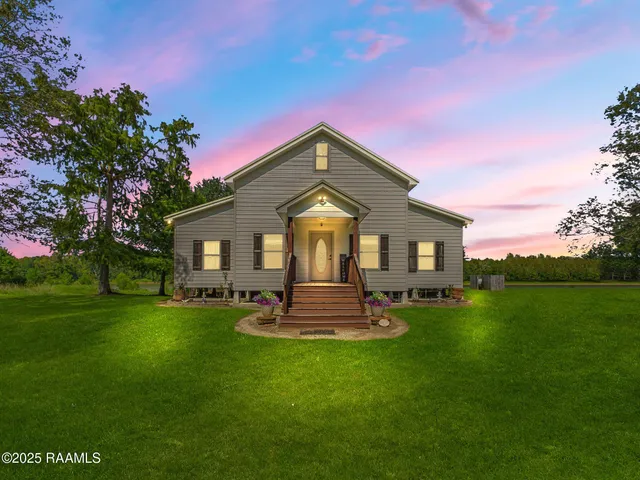 $450,000 | 2107 Atchafalaya River Highway, Breaux Bridge, LA 70517