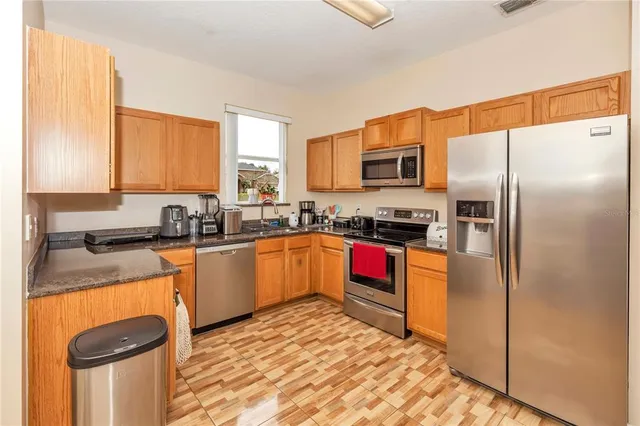 $330,000 | 587 Bluff Pass Drive, Eustis, FL 32726