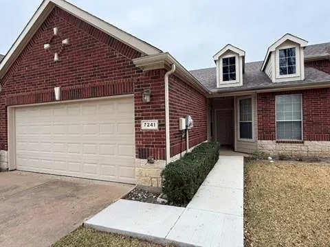 $2,300 | 7241 Pompeii Way, Plano, TX 75093