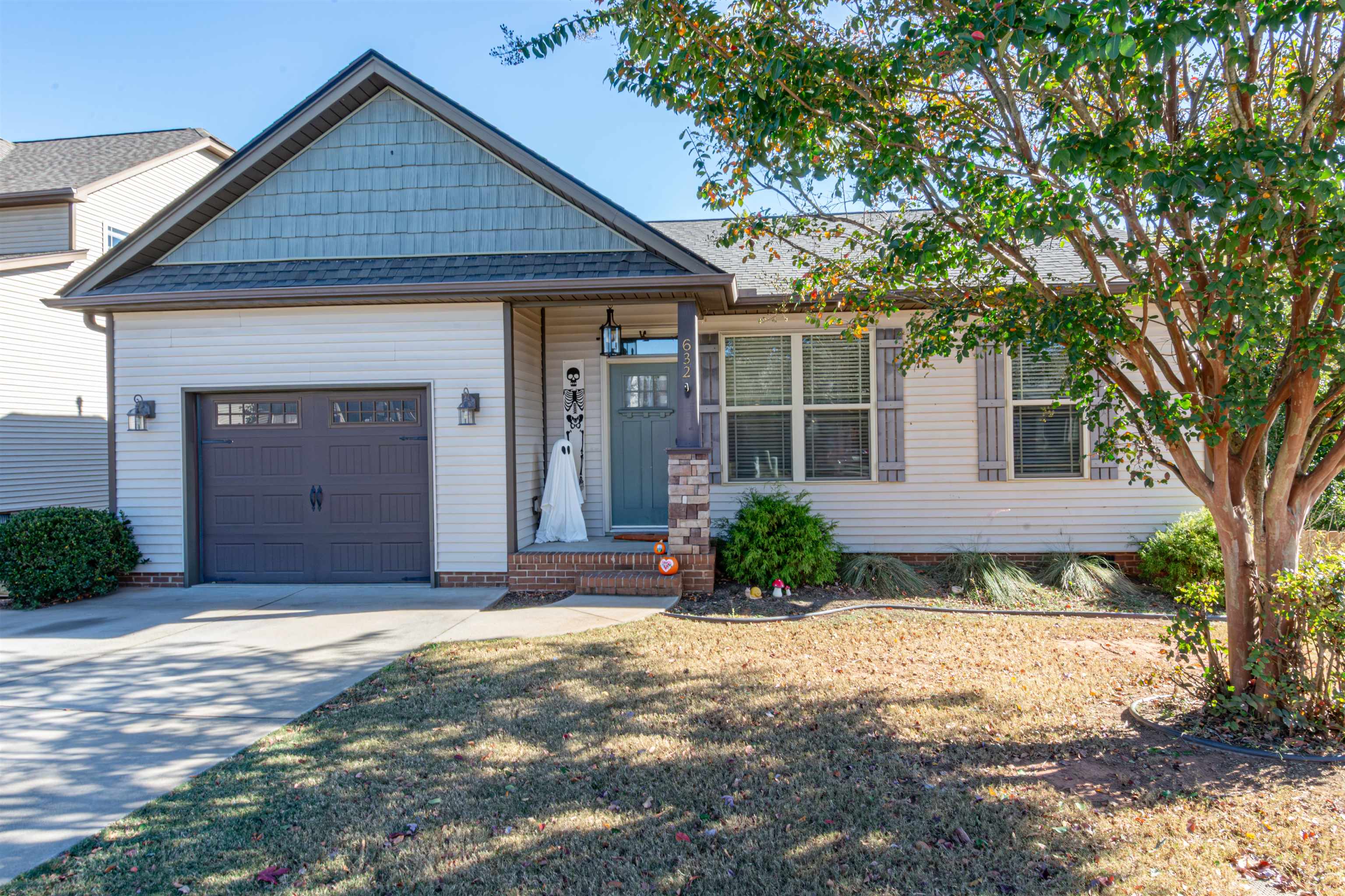 632 Chartwell Drive Greer, SC 29650 - Photo 2 of 37