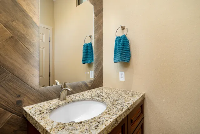 a view of lobby with pathway