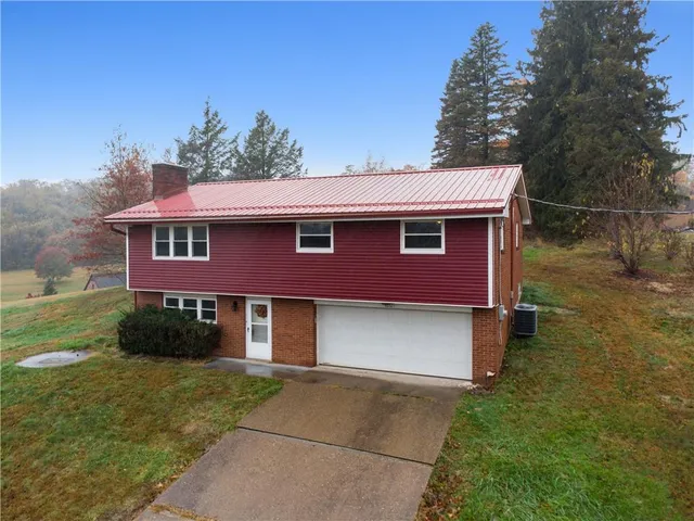 $284,995 | 8232 Steubenville Pike, Imperial, PA 15126