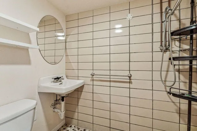 $284,995 | 8232 Steubenville Pike, Imperial, PA 15126