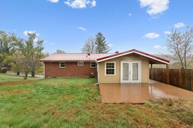 $284,995 | 8232 Steubenville Pike, Imperial, PA 15126