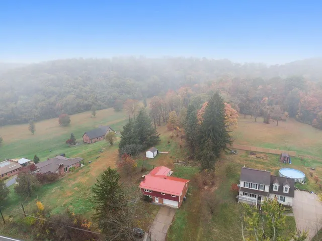 $284,995 | 8232 Steubenville Pike, Imperial, PA 15126