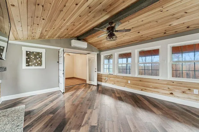 $284,995 | 8232 Steubenville Pike, Imperial, PA 15126