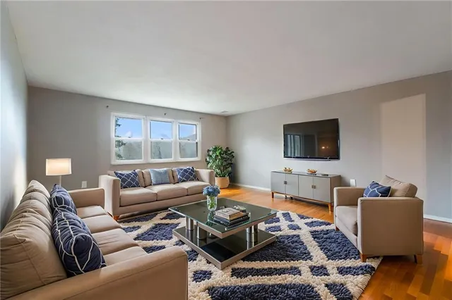 $284,995 | 8232 Steubenville Pike, Imperial, PA 15126