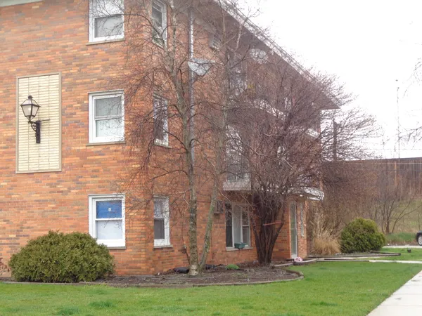 $1,600 | 10805 South Lloyd Drive, Unit 10, Worth, IL 60482