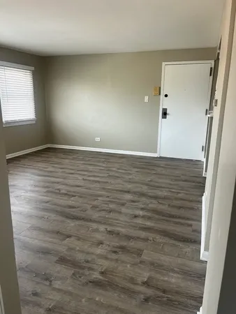 $1,600 | 10805 South Lloyd Drive, Unit 10, Worth, IL 60482
