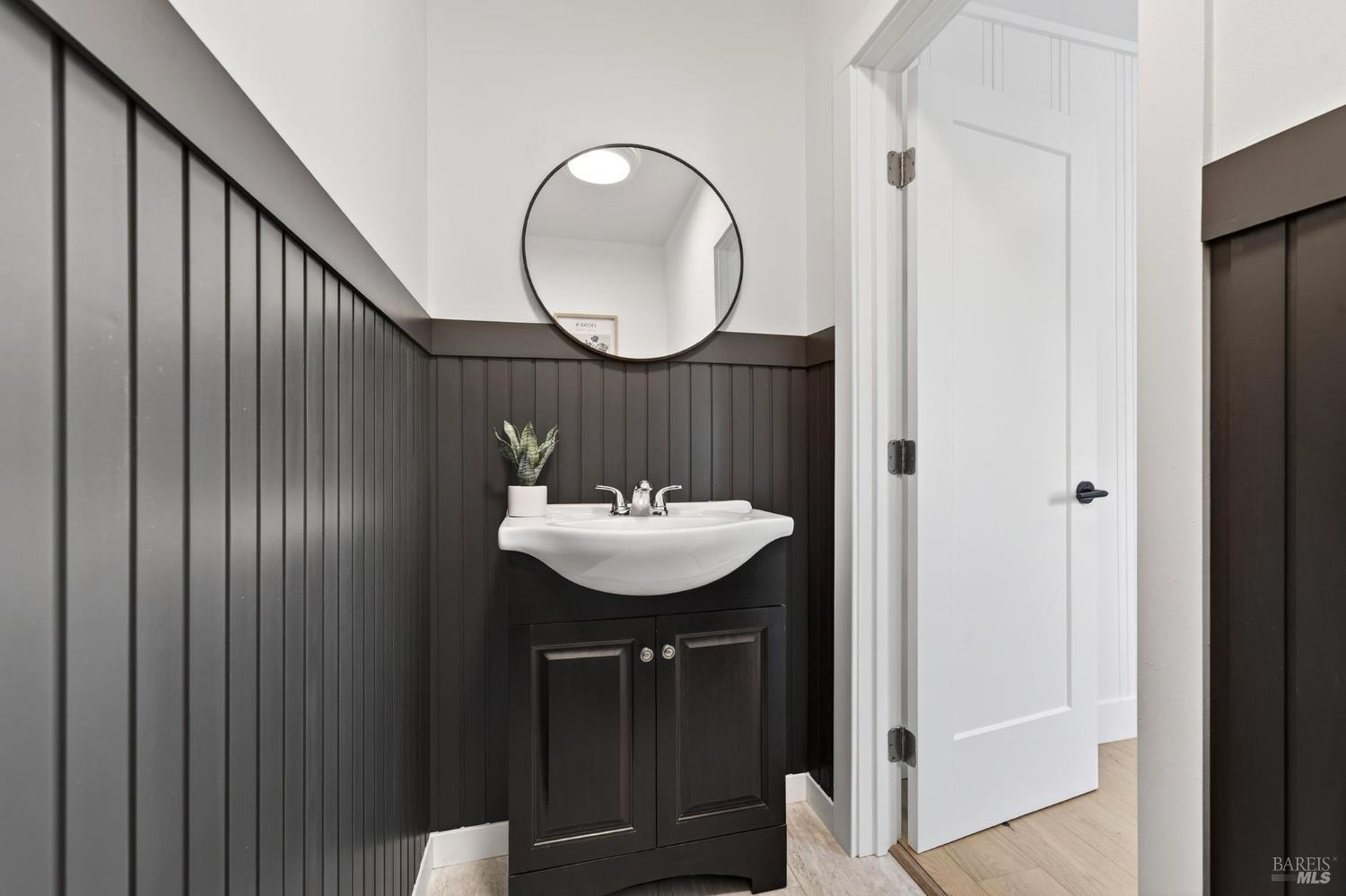 2034 Augustan Avenue Santa Rosa, CA 95404 - Photo 15 of 29 Ensuite powder room